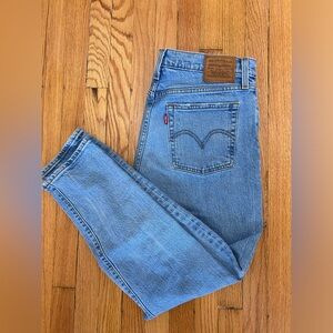 Button fly Levi’s wedgie jeans